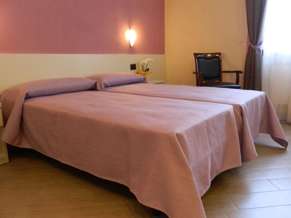 Affittacamere Serena Piacenza Ngoại thất bức ảnh